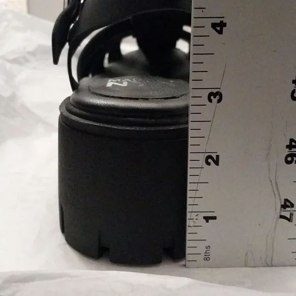 Madden NYC Chunky Platform Sandals Womens 7 Black Strappy Wedge Sandal - Picture 7 of 8